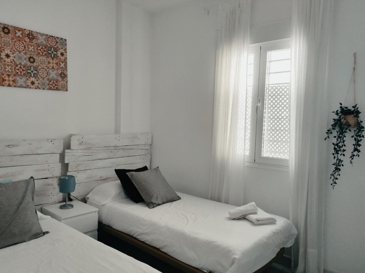 Apartamento San Luis. Plaza De Parking Gratis!!! Sevilla Eksteriør billede