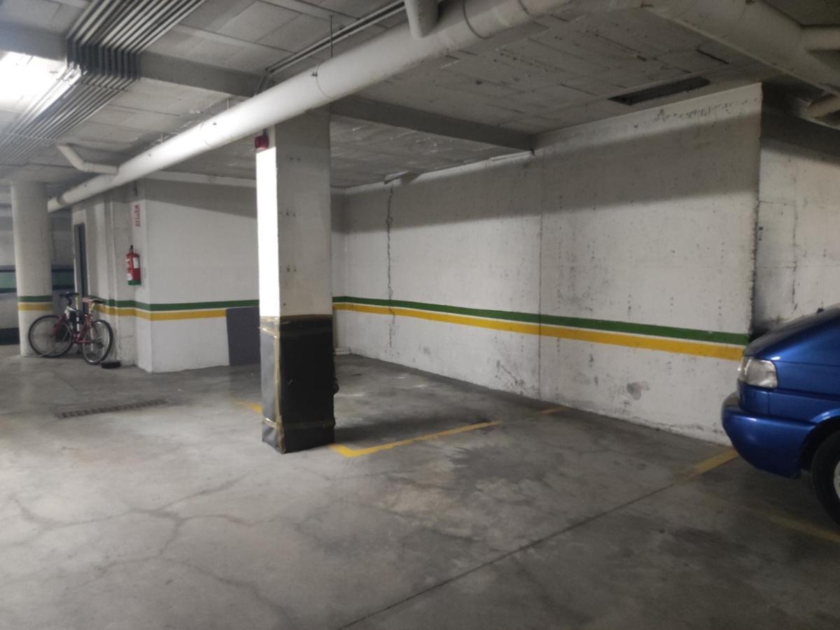 Apartamento San Luis. Plaza De Parking Gratis!!! Sevilla Eksteriør billede